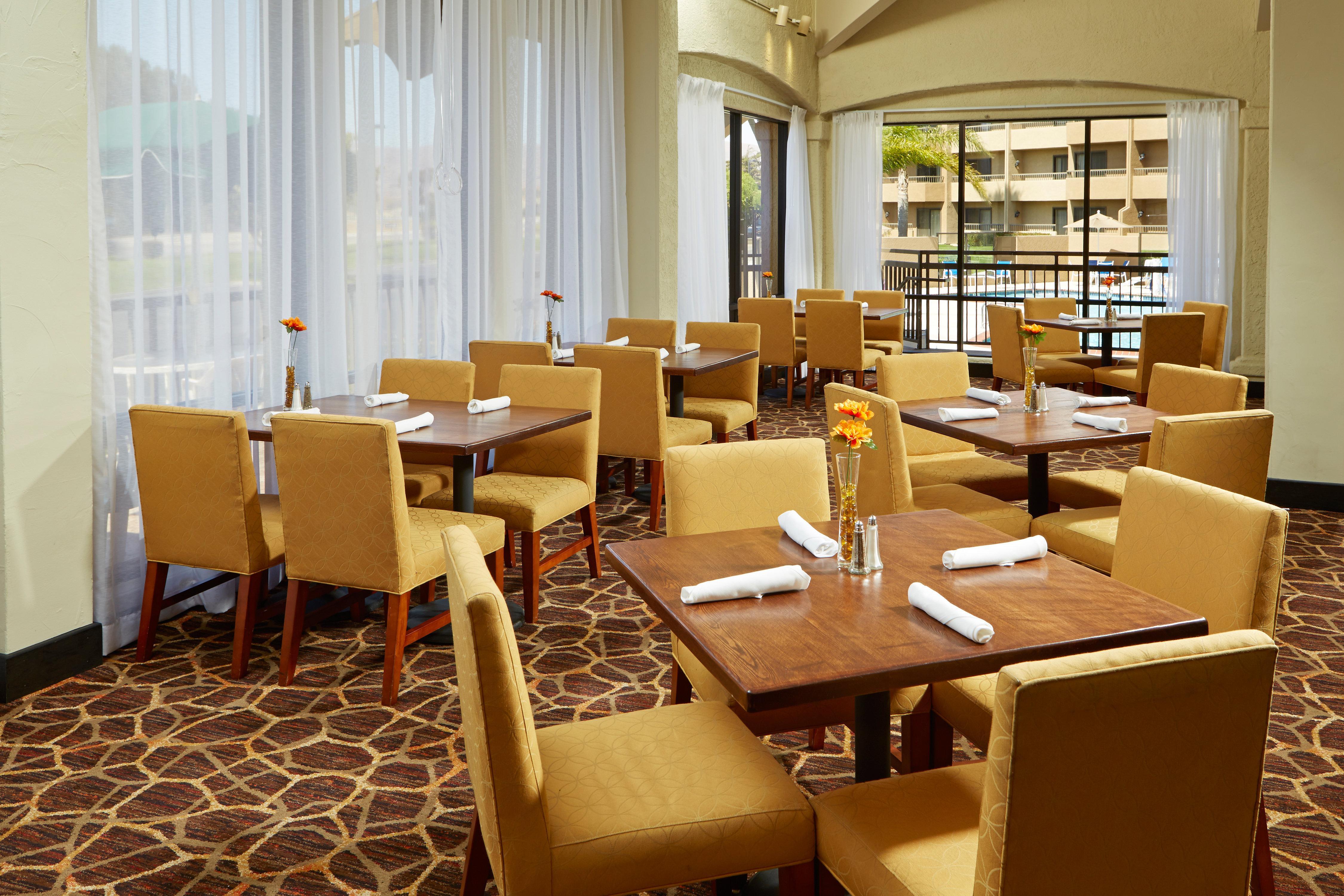 Holiday Inn & Suites Santa Maria By Ihg Exterior foto